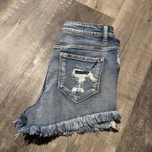 KamCan size 28 shorts